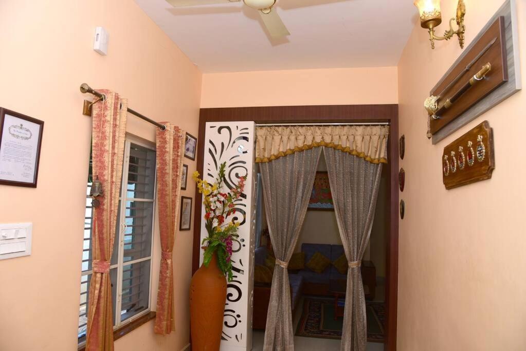 S R Luxurious Fully Ac 3 Bhk Bunglow Mysore Villa Exterior photo