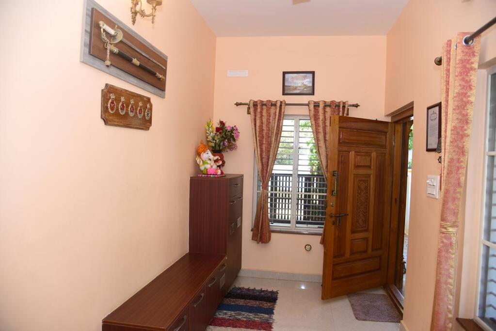 S R Luxurious Fully Ac 3 Bhk Bunglow Mysore Villa Exterior photo